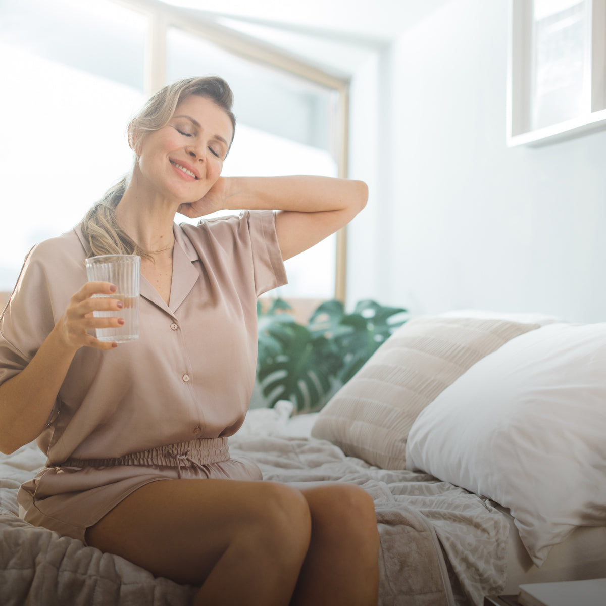 woman hot flashes hormones